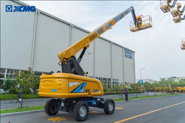 XCMG XGS22 22m plates-formes de travail hydraulique homme ascenseur camionnette Boom Lift prix
