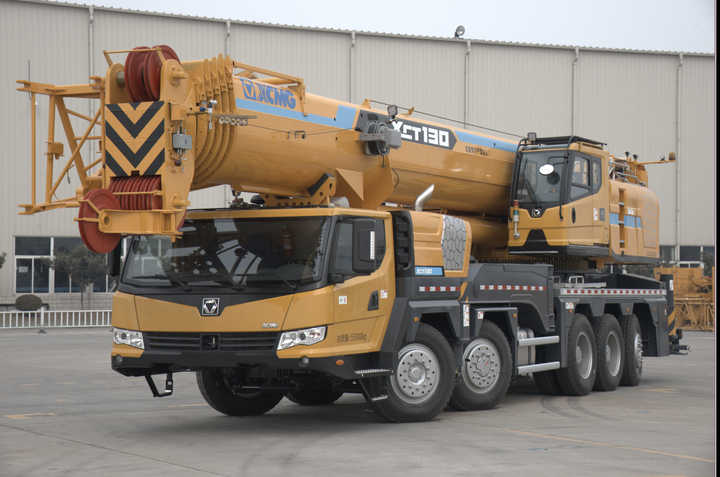 XCMG Fabricant officiel XCT130 xcmg construction levage lourd grue de camion mobile hydraulique de 120 tonnes à vendre